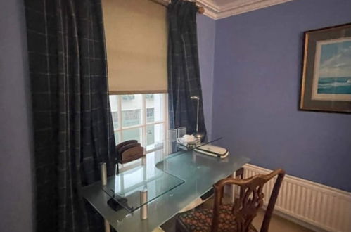 Photo 20 - Expansive 4BD Home- 15 min From Buckingham Palace