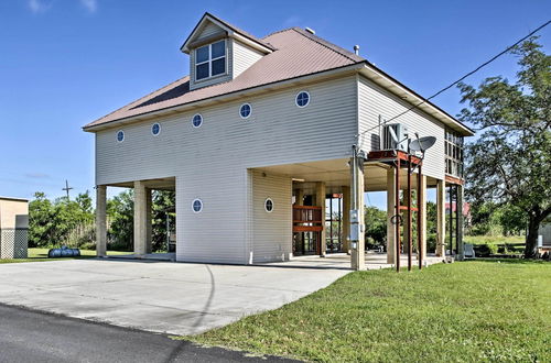 Foto 3 - New Orleans Waterfront Home w/ Private Dock