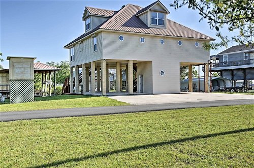 Photo 32 - New Orleans Waterfront Home w/ Private Dock