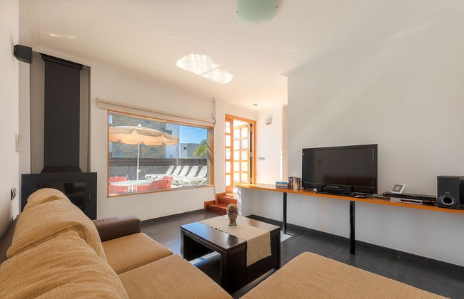 Camelot ​Holiday Homes by LIVVO - Photo 11
