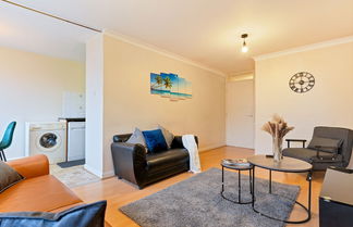 Photo 1 - Kensington 3 Bedroom Flat Close2subway