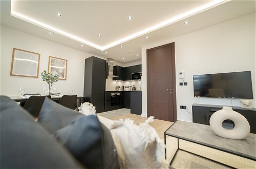 Photo 10 - One & Two Bedroom Apartments near Holloway Train Station by Sojo Stay