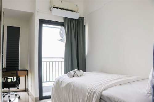 Foto 4 - Cozy And Comfort Stay Studio Sayana Bekasi Apartment