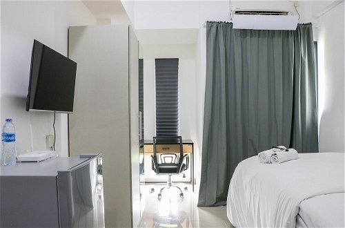 Photo 5 - Cozy And Comfort Stay Studio Sayana Bekasi Apartment
