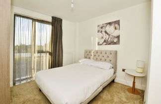 Photo 2 - Contemporary 2 bed apartment - Ashford