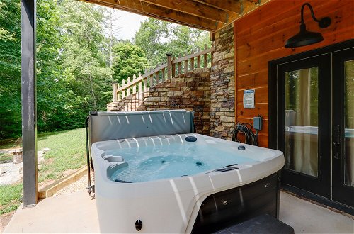 Photo 16 - Spacious Blue Ridge Cabin w/ Private Hot Tub