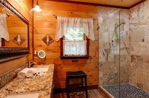 Photo 31 - Spacious Blue Ridge Cabin w/ Private Hot Tub