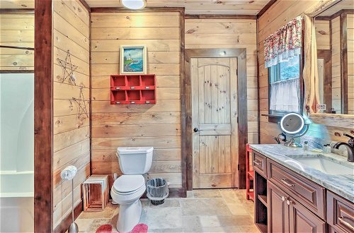 Photo 3 - Spacious Blue Ridge Cabin w/ Private Hot Tub