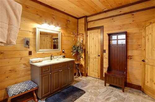 Photo 29 - Spacious Blue Ridge Cabin w/ Private Hot Tub