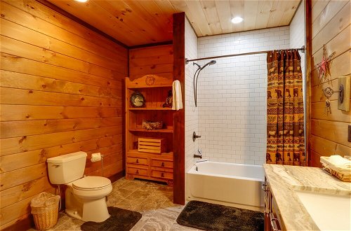Photo 17 - Spacious Blue Ridge Cabin w/ Private Hot Tub