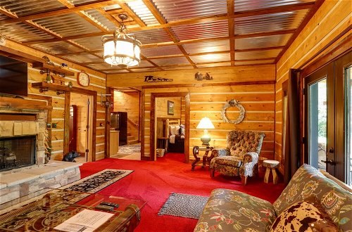 Photo 18 - Spacious Blue Ridge Cabin w/ Private Hot Tub