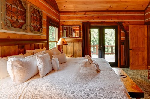 Photo 8 - Spacious Blue Ridge Cabin w/ Private Hot Tub