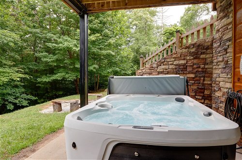 Photo 10 - Spacious Blue Ridge Cabin w/ Private Hot Tub