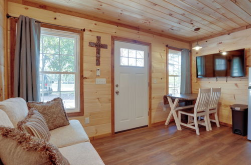 Foto 20 - Lakeside Trenton Cabin on 7-acre Property