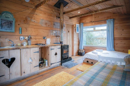 Photo 8 - The Hygge Hut - 1 Bed - Freshwest Beach Retreat