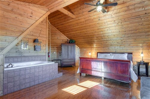 Photo 30 - Spacious Sevierville Cabin: Fireplace & Pool Table