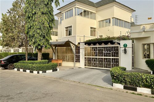 Photo 1 - Glovis Luxury Apartments