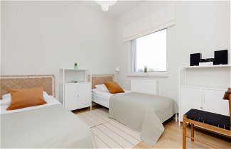 Foto 3 - Bright Two Bedroom Apartment by Renters