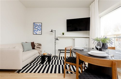 Photo 24 - Bright Two Bedroom Apartment by Renters