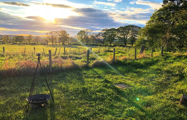 1 Bed Glamping Hut - Firepit, Fireplace, Views - Foto 14