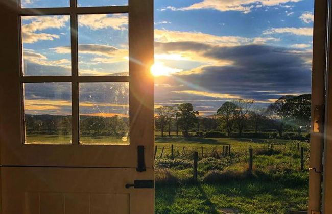 1 Bed Glamping Hut - Firepit, Fireplace, Views - Foto 12