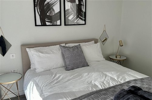 Photo 4 - Spacious & Luxurious 2-bed Apartment in London