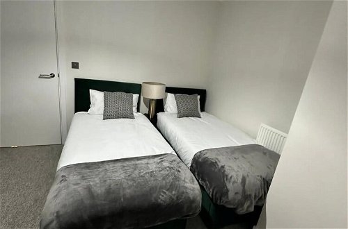 Foto 4 - Cosy, Comfy 2 Bed Apartment Canary Wharf