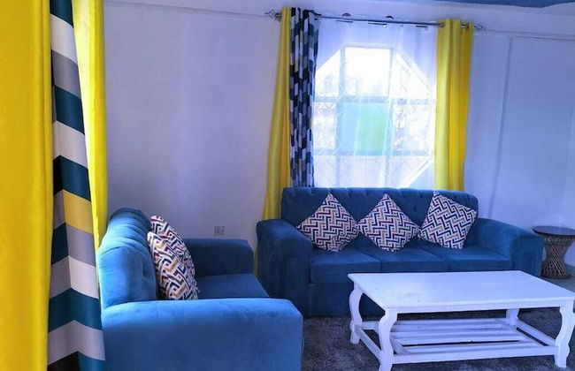 Lux Suites Chief Engineer Apartments - Photo 6
