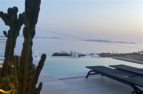 Foto 30 - Mykonian Luxury Villa Azure w View Pool