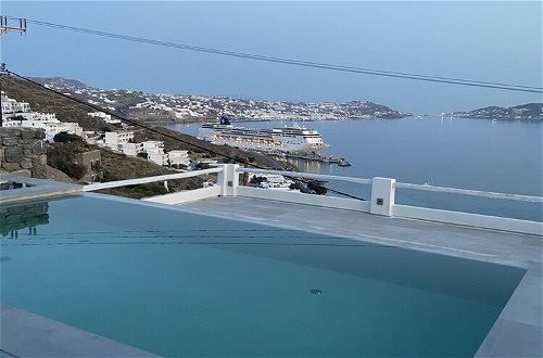 Foto 32 - Mykonian Luxury Villa Azure w View Pool