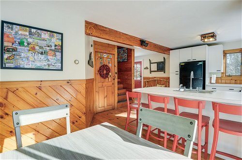 Foto 10 - Cozy Cabin Between Stratton Resort & Mount Snow