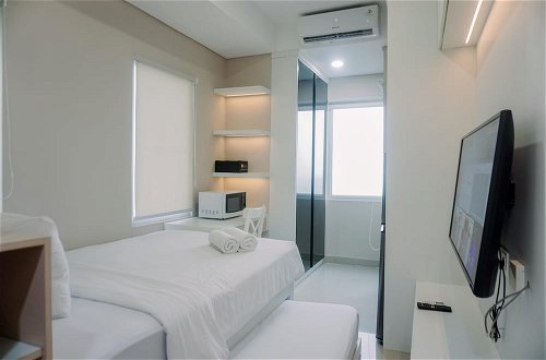 Photo 5 - Cozy Stay Studio (No Kitchen) Apartment At B Residence