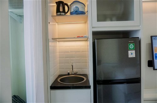 Photo 14 - Cozy Stay Studio (No Kitchen) Apartment At B Residence