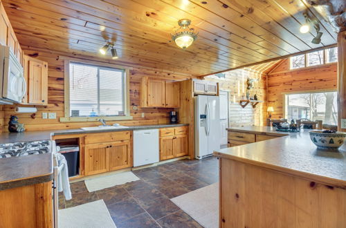 Photo 14 - Eagle's Nest Cabin on Mille Lacs Lake: Boat + Fish