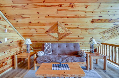 Photo 26 - Eagle's Nest Cabin on Mille Lacs Lake: Boat + Fish