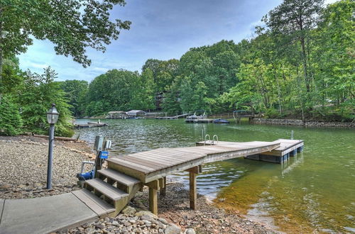 Photo 30 - Bankhead Lodge by Avantstay Waterfront Log Cabin