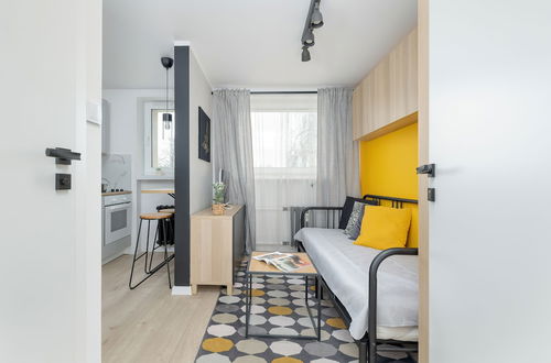 Photo 9 - Yellow and Grey Studio by Renters