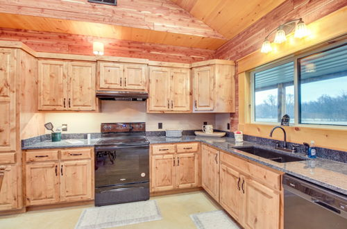 Foto 21 - Rural Drexel Cabin on 30 Acres: Unplug + Unwind