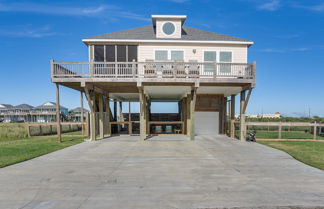 Photo 1 - Crystal Beach Home w/ Covered Patio: Pets Welcome
