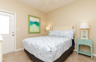 Photo 2 - Cozy 2 Bedroom, Monthly Rates, Pets & Pool