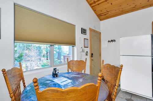 Photo 17 - Yosemite Woods - Charming Upper Unit in Ynp