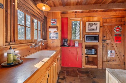 Photo 7 - Authentic & Stylish Cabin in Lake Tahoe by Sierra Getaways