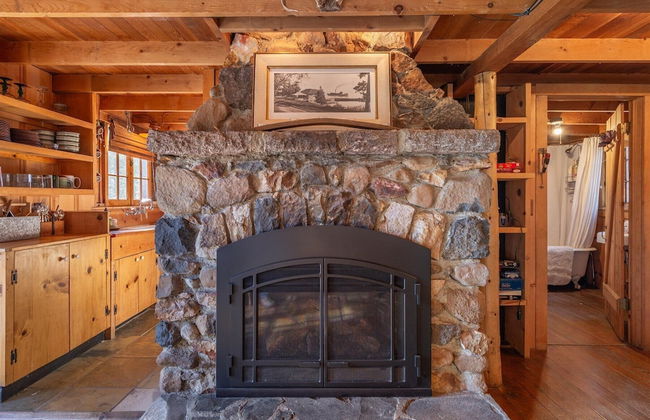Authentic & Stylish Cabin in Lake Tahoe by Sierra Getaways - Foto 21
