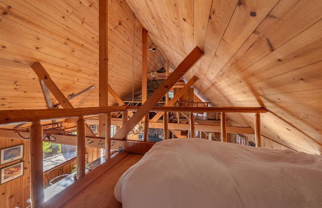 Authentic & Stylish Cabin in Lake Tahoe by Sierra Getaways - Foto 4
