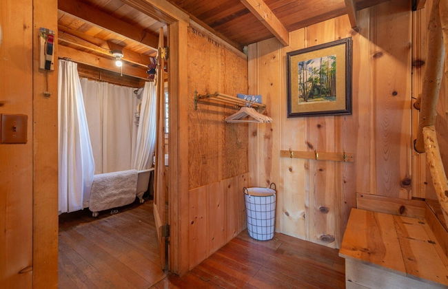 Authentic & Stylish Cabin in Lake Tahoe by Sierra Getaways - Foto 18