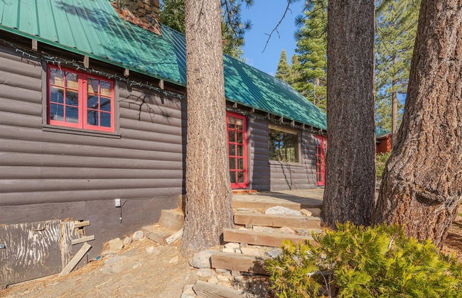Authentic & Stylish Cabin in Lake Tahoe by Sierra Getaways - Foto 28