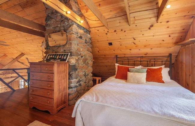 Authentic & Stylish Cabin in Lake Tahoe by Sierra Getaways - Foto 3