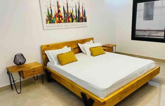 Room in Apartment - Large Bedroom With Small Work Area - Foto 1