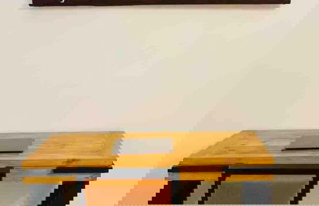 Room in Apartment - Large Bedroom With Small Work Area - Foto 13