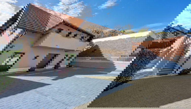 Photo 1 - Urban Oasis With Terrace And Parking